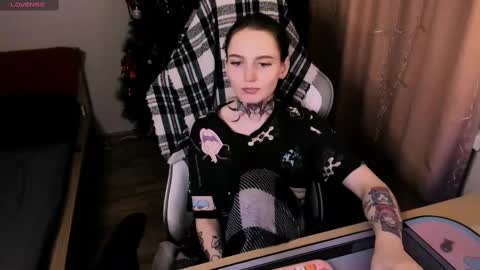 Snapshot of on_yxxx chatting on 03.07.25 on_yxxx online show from 03.07.25