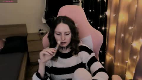 Snapshot of on_yxxx chatting on 11.13.25 on_yxxx online show from 11.13.25