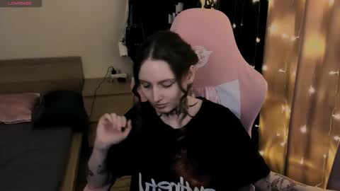 Snapshot of on_yxxx chatting on 11.14.25 on_yxxx online show from 11.14.25