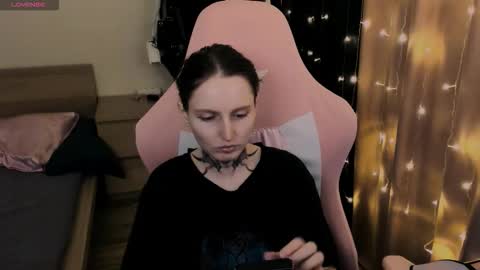 Snapshot of on_yxxx chatting on 11.16.25 on_yxxx online show from 11.16.25