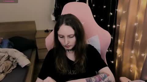 Snapshot of on_yxxx chatting on 11.17.25 on_yxxx online show from 11.17.25