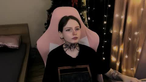 Snapshot of on_yxxx chatting on 12.15.25 on_yxxx online show from 12.15.25