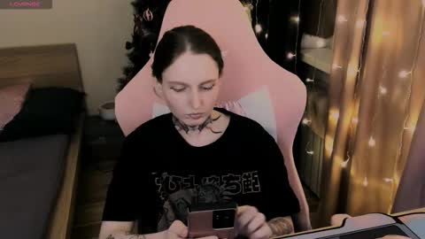 Snapshot of on_yxxx chatting on 12.19.25 on_yxxx online show from 12.19.25