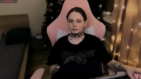 Snapshot of on_yxxx chatting on 12.20.25 on_yxxx online show from 12.20.25