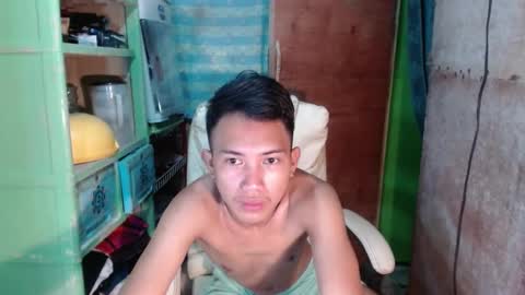 Snapshot of onebigloadxxx chatting on 12.29.24 Wyn Will serve you and be your slave online show from 12.29.24