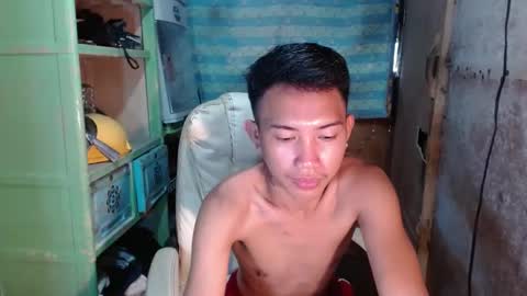 Snapshot of onebigloadxxx chatting on 12.30.24 Wyn Will serve you and be your slave online show from 12.30.24