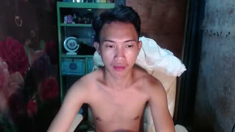 Snapshot of onebigloadxxx chatting on 01.01.25 Wyn Will serve you and be your slave online show from 01.01.25