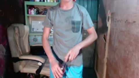 Snapshot of onebigloadxxx chatting on 01.18.25 Wyn Will serve you and be your slave online show from 01.18.25