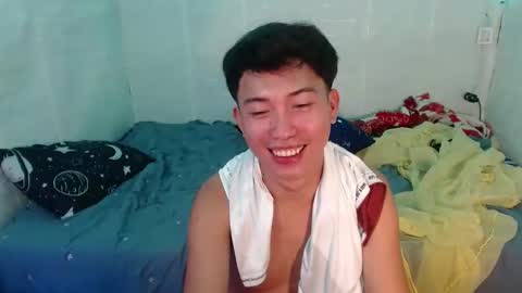 Snapshot of onebigloadxxx chatting on 11.21.25 Wyn Will serve you and be your slave online show from 11.21.25