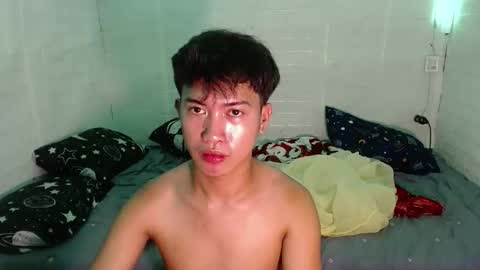 Snapshot of onebigloadxxx chatting on 11.25.25 Wyn Will serve you and be your slave online show from 11.25.25