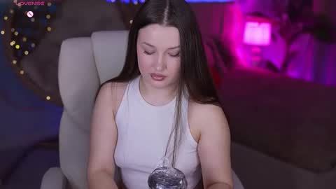 Snapshot of onelaya chatting on 03.24.26 L A Y A online show from 03.24.26
