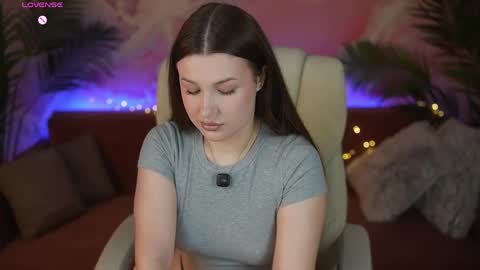 Snapshot of onelaya chatting on 05.11.26 L A Y A online show from 05.11.26