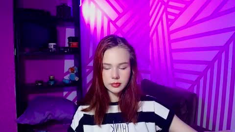 Snapshot of onessandra chatting on 09.23.25 onessandra online show from 09.23.25