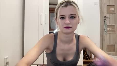 Snapshot of onika_cox chatting on 02.22.26 Onika online show from 02.22.26