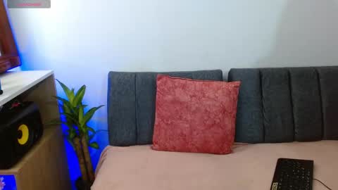 Snapshot of onlily chatting on 02.19.26 onlily online show from 02.19.26