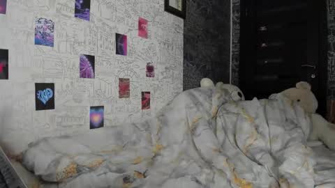 Snapshot of only_iva21 chatting on 10.12.25 Iva online show from 10.12.25