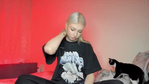 Snapshot of only_iva21 chatting on 12.01.25 Iva online show from 12.01.25