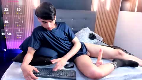 Snapshot of onlyjos_ chatting on 10.29.25 Josh - Schedule 1400 - 2200 online show from 10.29.25