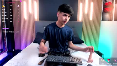 Snapshot of onlyjos_ chatting on 11.21.25 Josh - Schedule 1400 - 2200 online show from 11.21.25