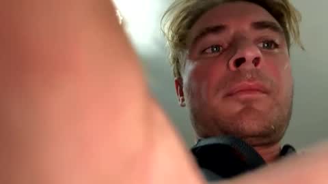 Snapshot of onlyloveyoutwice2016 chatting on 10.31.25 onlyloveyoutwice2016 online show from 10.31.25