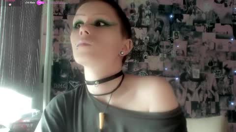 Snapshot of onyx_odyssey chatting on 09.21.25 Onyx online show from 09.21.25