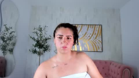 Ofelia Mara online show from 06.25.26