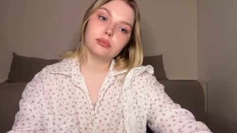 Ophelia online show from 03.31.26