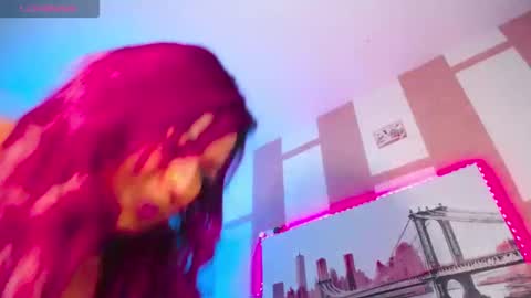 Snapshot of opraxbell chatting on 11.09.25 OpraxBell online show from 11.09.25