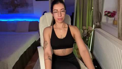 Snapshot of orchidessa chatting on 11.23.25 Eve Voss online show from 11.23.25