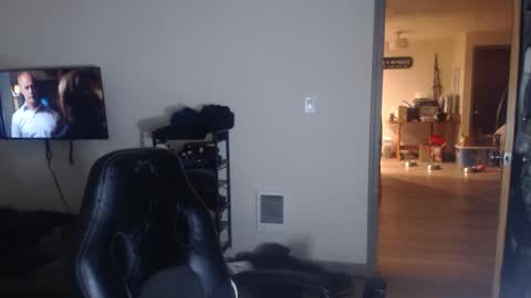 Snapshot of oregon87 chatting on 04.01.26 The Oregon Lumberjack online show from 04.01.26