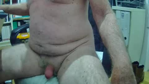 Snapshot of oren57 chatting on 01.01.25 oren online show from 01.01.25