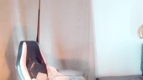 Snapshot of oriana_braom chatting on 02.20.25 Oriana braom online show from 02.20.25