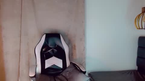 Snapshot of oriana_braom chatting on 02.25.25 Oriana braom online show from 02.25.25