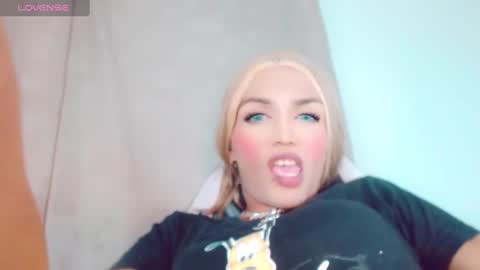 Snapshot of oriana_braom chatting on 02.26.25 Oriana braom online show from 02.26.25