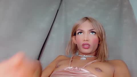 Snapshot of oriana_braom chatting on 02.28.25 Oriana braom online show from 02.28.25