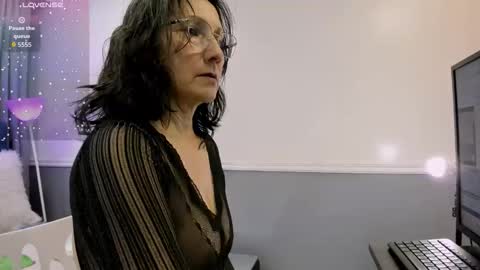 Oriana  online show from 10.28.25