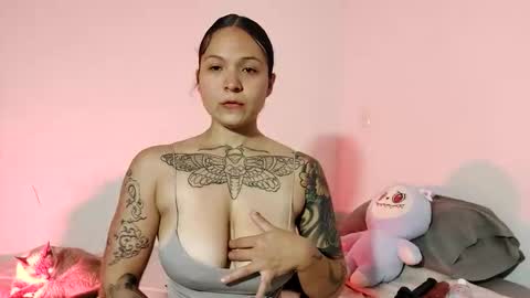 Snapshot of oriana_savatil chatting on 03.26.26 oriana savatil online show from 03.26.26