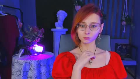 Orianna -  Hi Im into geek culture cosplay crafting LARP games. Shall we play DnD online show from 12.11.24