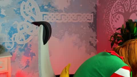 Orianna -  Hi Im into geek culture cosplay crafting LARP games. Shall we play DnD online show from 12.25.24