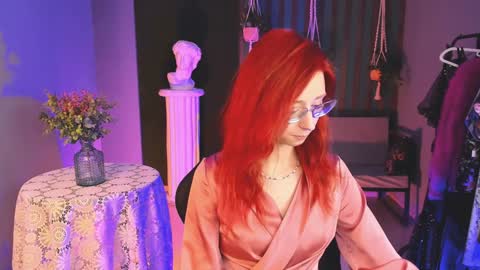 Orianna -  Hi Im into geek culture cosplay crafting LARP games. Shall we play DnD online show from 01.13.25