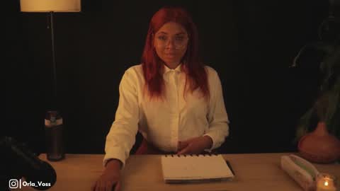 Snapshot of orla_voss chatting on 12.21.24 Orla online show from 12.21.24