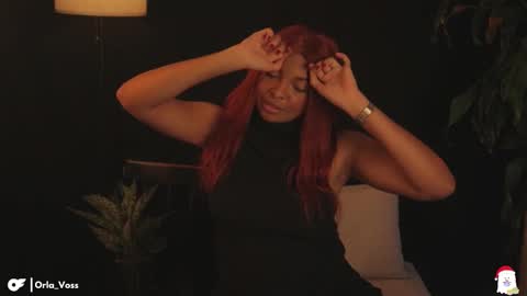 Snapshot of orla_voss chatting on 12.27.24 Orla online show from 12.27.24