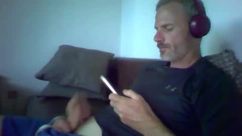 Snapshot of orwel09 chatting on 04.19.26 orwel09 online show from 04.19.26