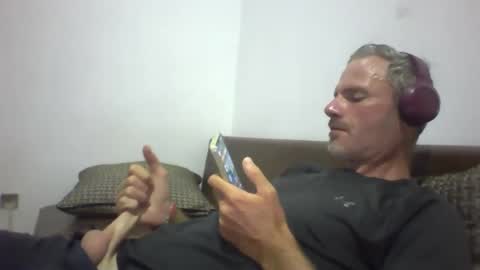Snapshot of orwel09 chatting on 04.29.26 orwel09 online show from 04.29.26