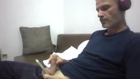 Snapshot of orwel09 chatting on 05.03.26 orwel09 online show from 05.03.26