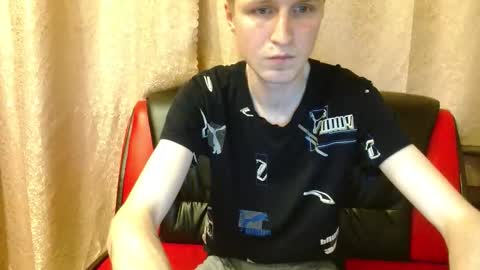 Snapshot of oscar_wildy chatting on 11.14.25 Oscar online show from 11.14.25