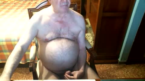 Snapshot of oscarw chatting on 09.09.25 Oscar online show from 09.09.25