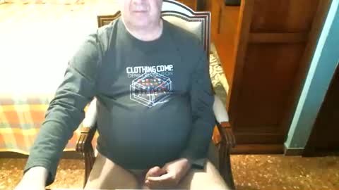 Snapshot of oscarw chatting on 10.01.25 Oscar online show from 10.01.25