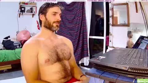 Snapshot of osito_blanco chatting on 12.03.25 Osito Blanco online show from 12.03.25