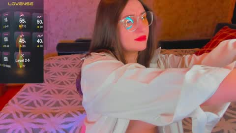 Snapshot of oskar_fucker chatting on 12.14.24 Leliana online show from 12.14.24